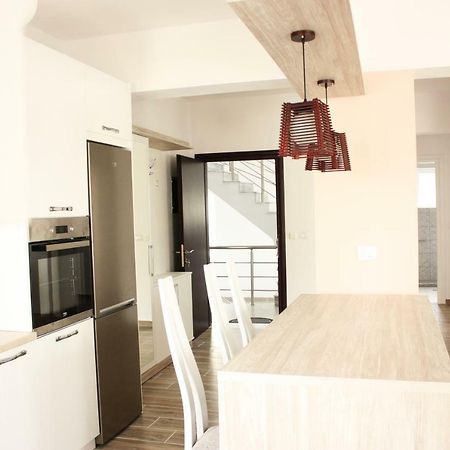 Alexandra'S Apartments Sarandë Eksteriør bilde