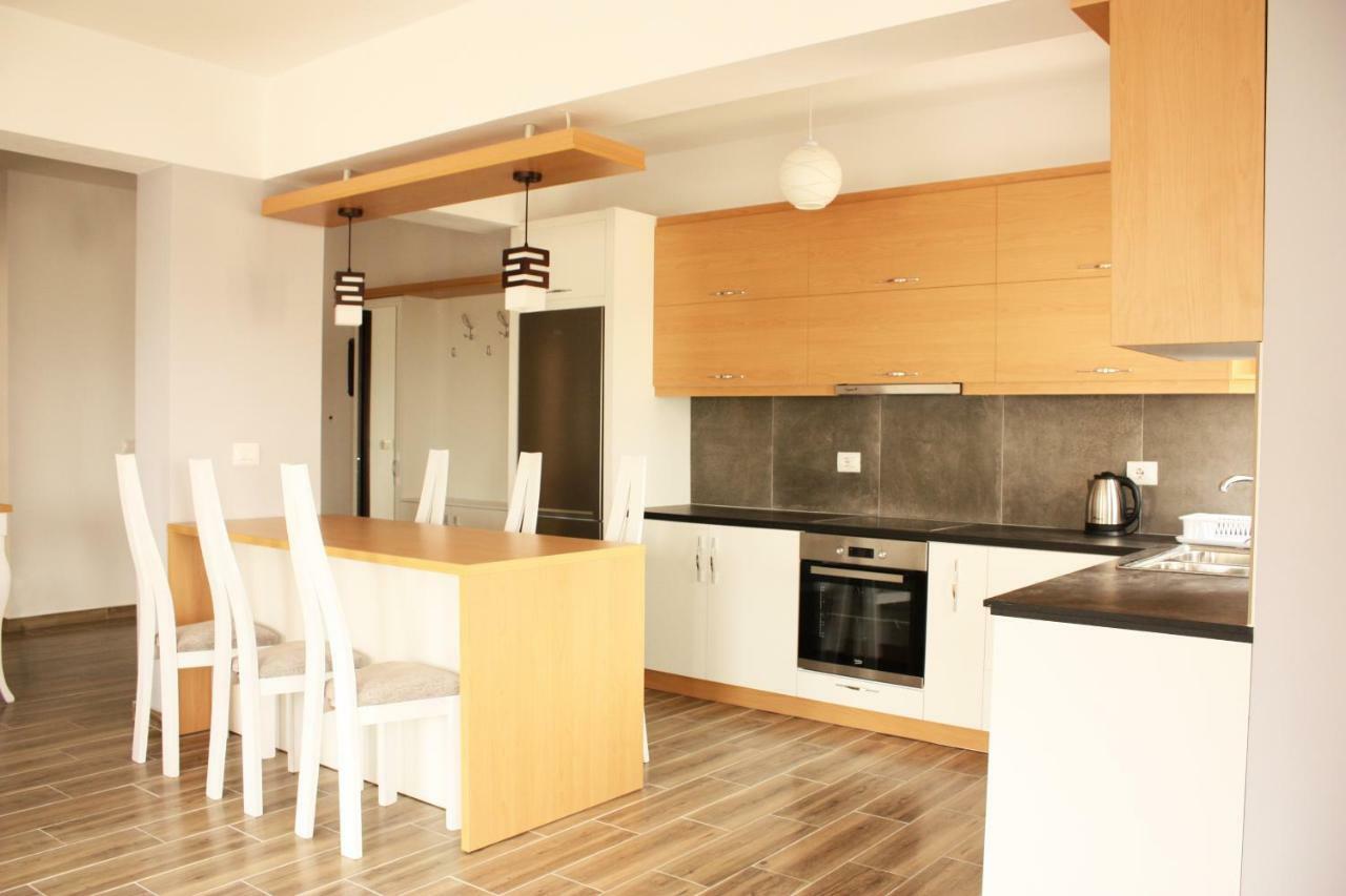 Alexandra'S Apartments Sarandë Eksteriør bilde