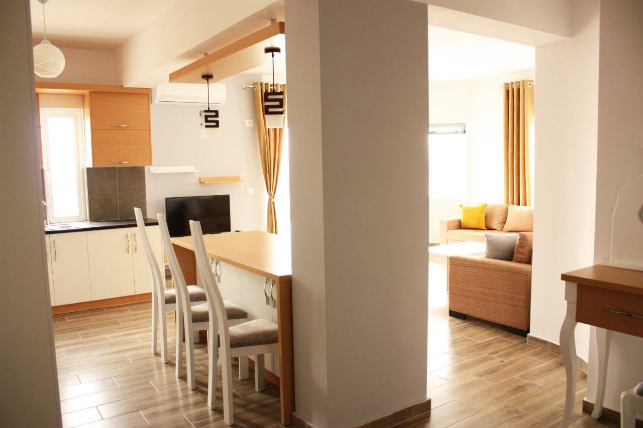 Alexandra'S Apartments Sarandë Eksteriør bilde
