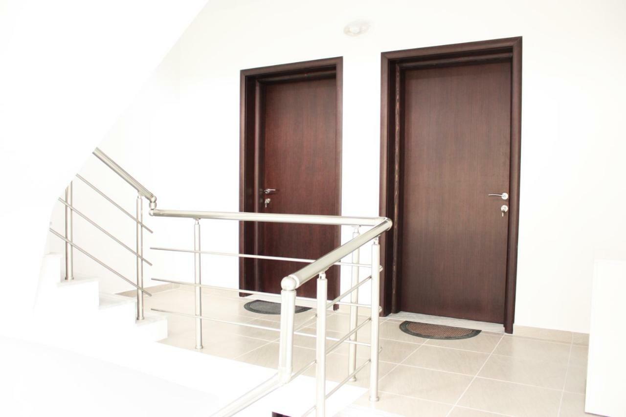 Alexandra'S Apartments Sarandë Eksteriør bilde