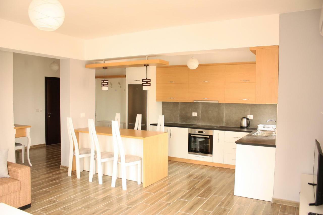 Alexandra'S Apartments Sarandë Eksteriør bilde