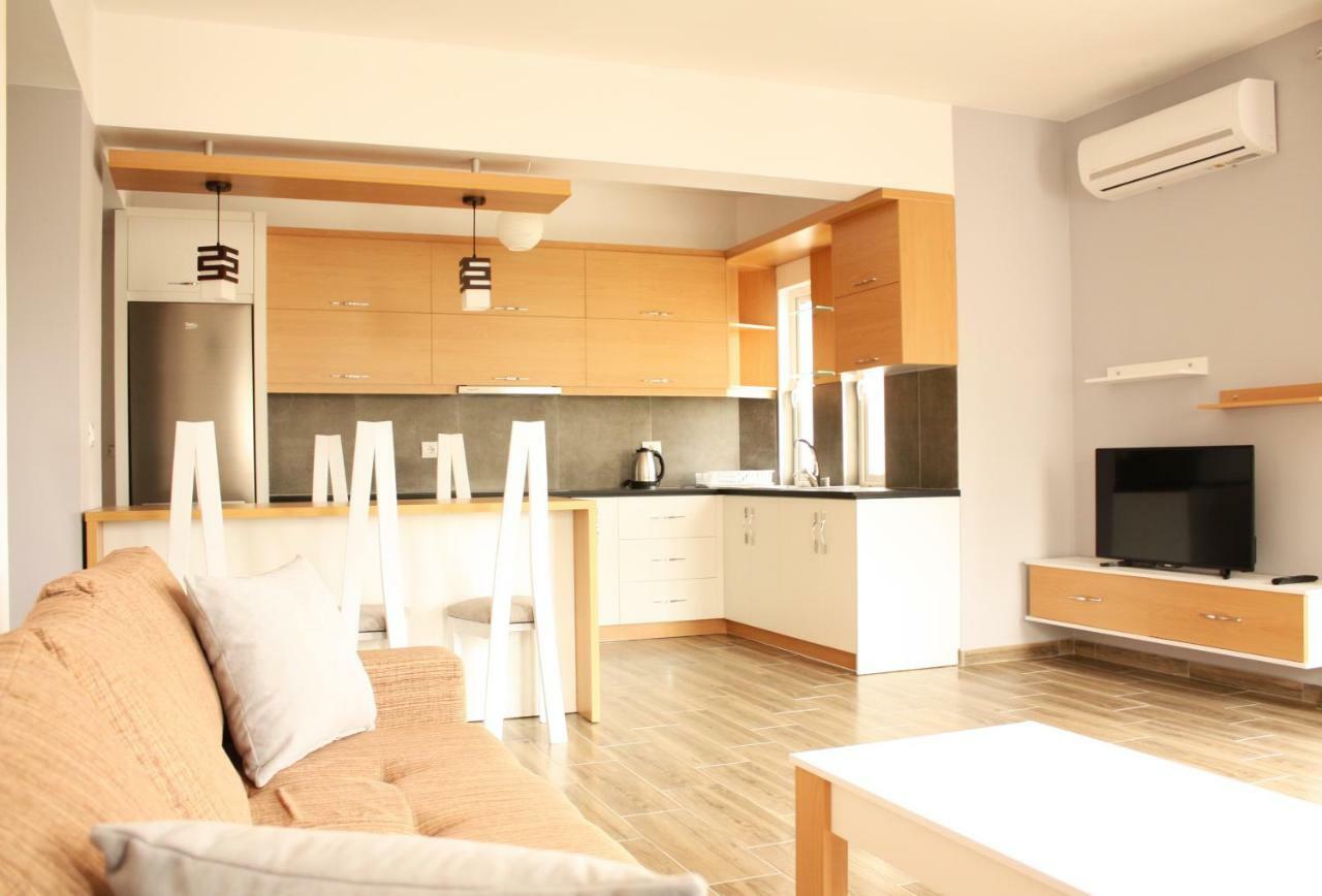 Alexandra'S Apartments Sarandë Eksteriør bilde