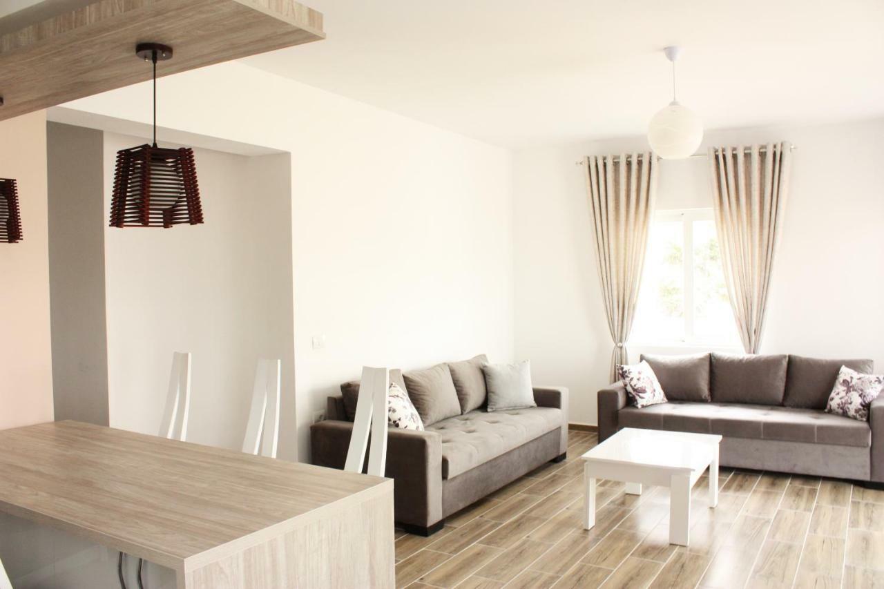 Alexandra'S Apartments Sarandë Eksteriør bilde
