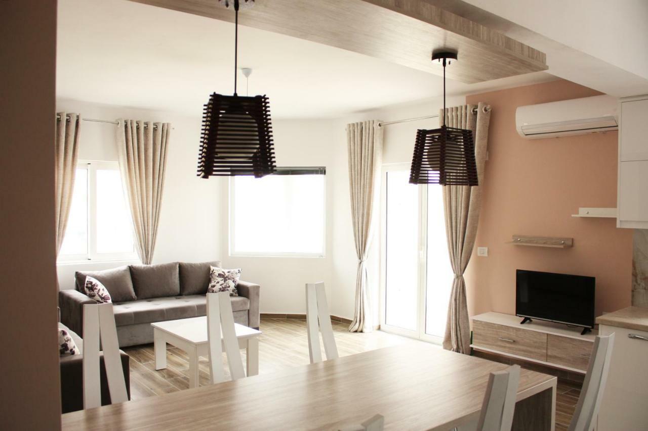 Alexandra'S Apartments Sarandë Eksteriør bilde