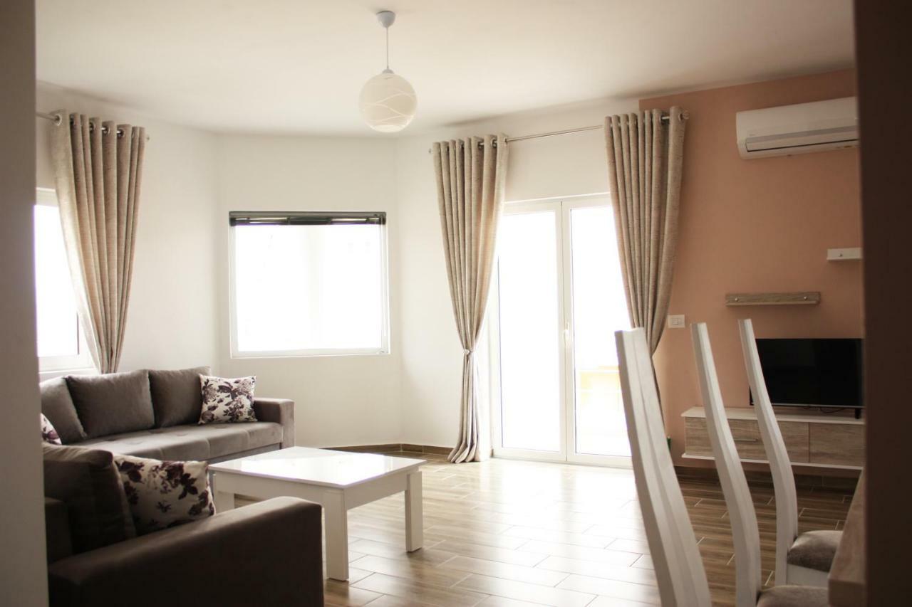 Alexandra'S Apartments Sarandë Eksteriør bilde