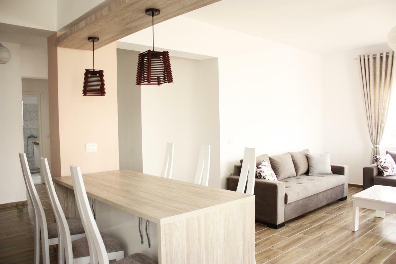 Alexandra'S Apartments Sarandë Eksteriør bilde
