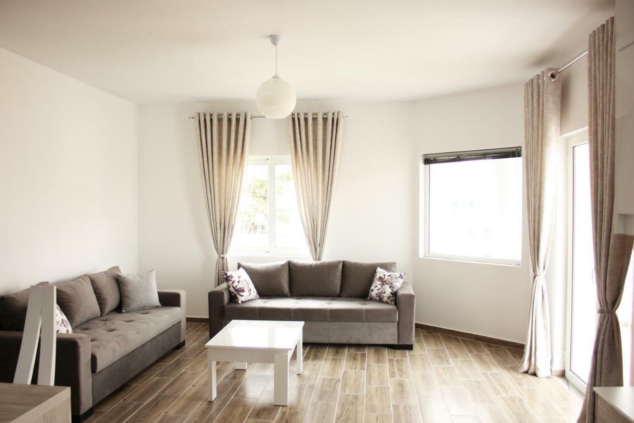 Alexandra'S Apartments Sarandë Eksteriør bilde