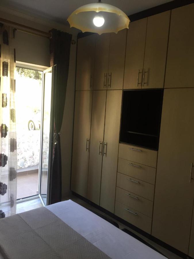 Alexandra'S Apartments Sarandë Eksteriør bilde
