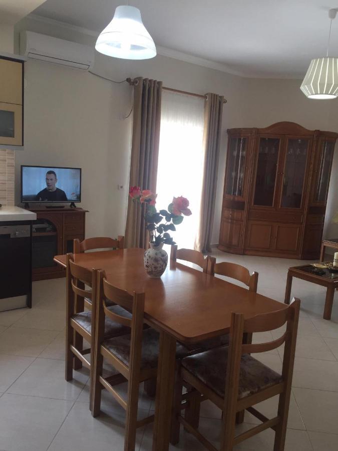 Alexandra'S Apartments Sarandë Eksteriør bilde