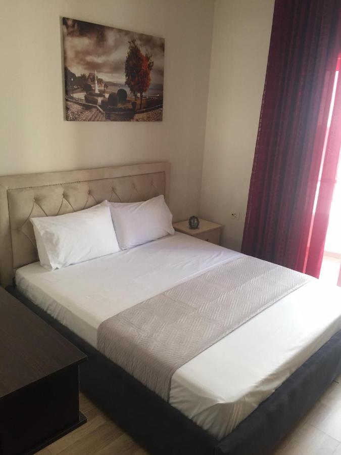 Alexandra'S Apartments Sarandë Eksteriør bilde