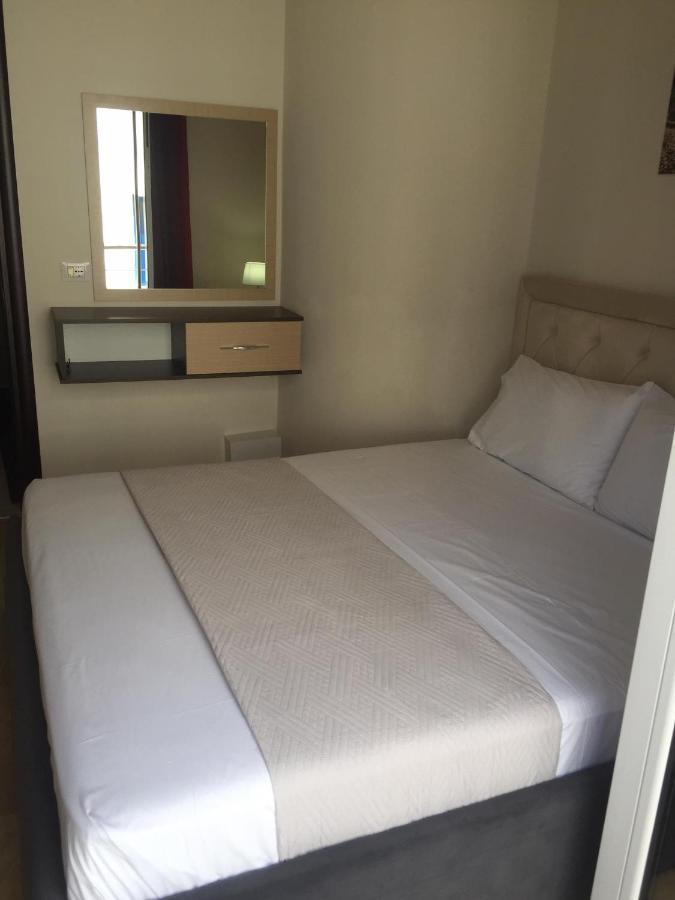 Alexandra'S Apartments Sarandë Eksteriør bilde